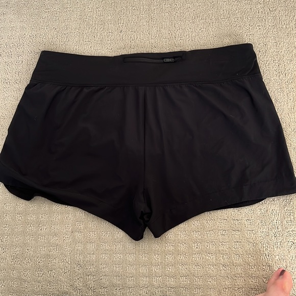 Gap Lined Running Shorts - Picture 2 of 6